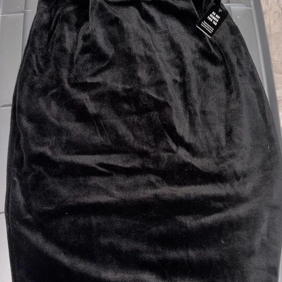 Express Black Velvet Dress - Picture 2 of 3